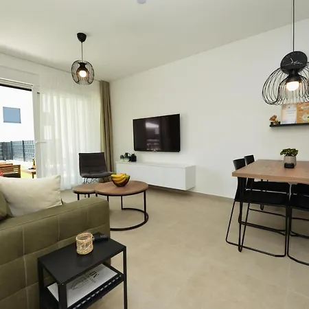 Mi Ciovo With Private Hot Tub And Garden Appartamento Traù