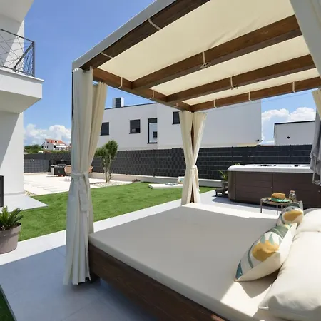 Mi Ciovo With Private Hot Tub And Garden