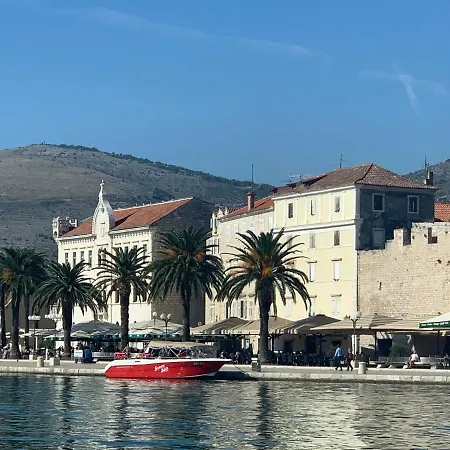 Appartamento Mi Ciovo With Private Hot Tub And Garden Traù