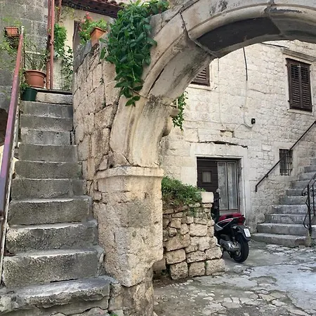 Mi Ciovo With Private Hot Tub And Garden Traù