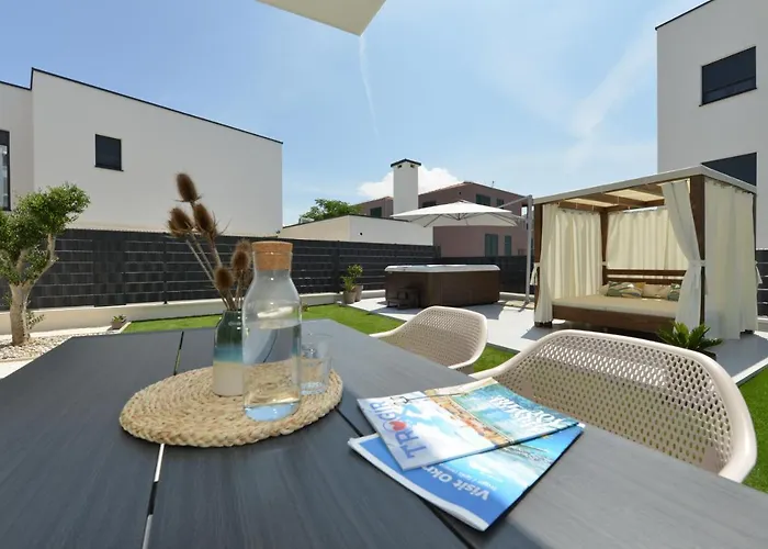 Mi Ciovo With Private Hot Tub And Garden * 트로기르