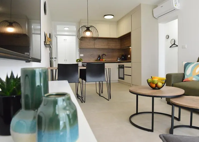 Mi Ciovo With Private Hot Tub And Garden * 트로기르