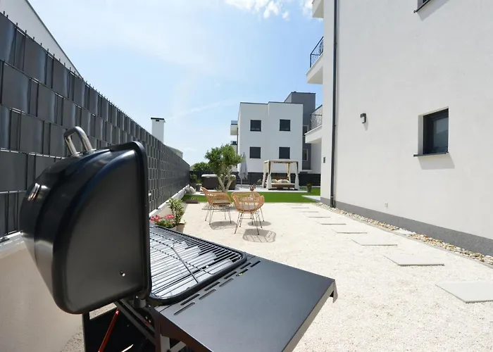 아파트 Mi Ciovo With Private Hot Tub And Garden
