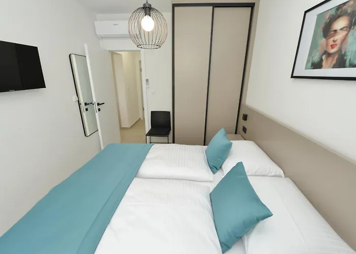 Mi Ciovo With Private Hot Tub And Garden * 트로기르
