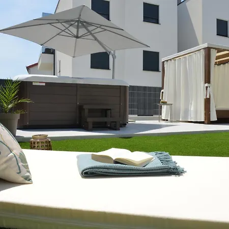 شقة Mi Ciovo With Private Hot Tub And Garden