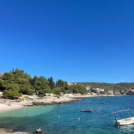 Mi Ciovo With Private Hot Tub And Garden Lejlighed Trogir