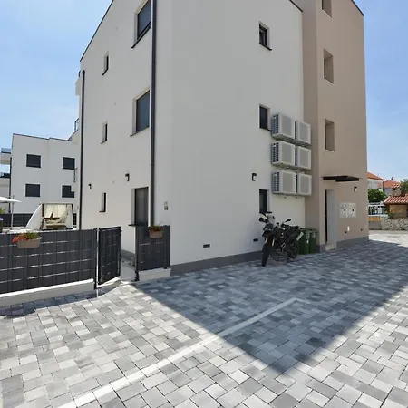 شقة Mi Ciovo With Private Hot Tub And Garden *