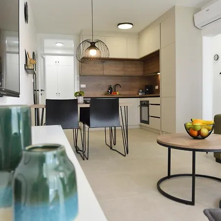 Mi Ciovo With Private Hot Tub And Garden * Trogir