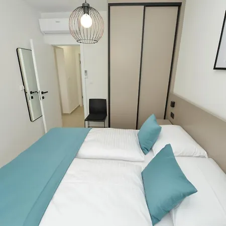 Mi Ciovo With Private Hot Tub And Garden * Trogir