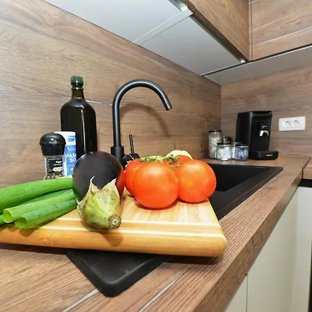 Lejlighed Mi Ciovo With Private Hot Tub And Garden