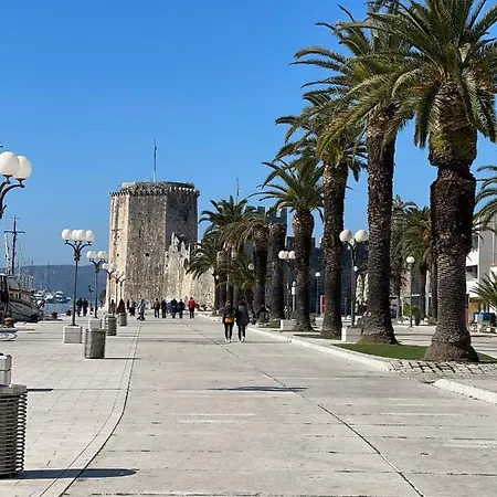 Mi Ciovo With Private Hot Tub And Garden Trogir