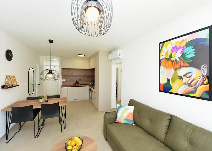 Mi Ciovo With Private Hot Tub And Garden * Trogir